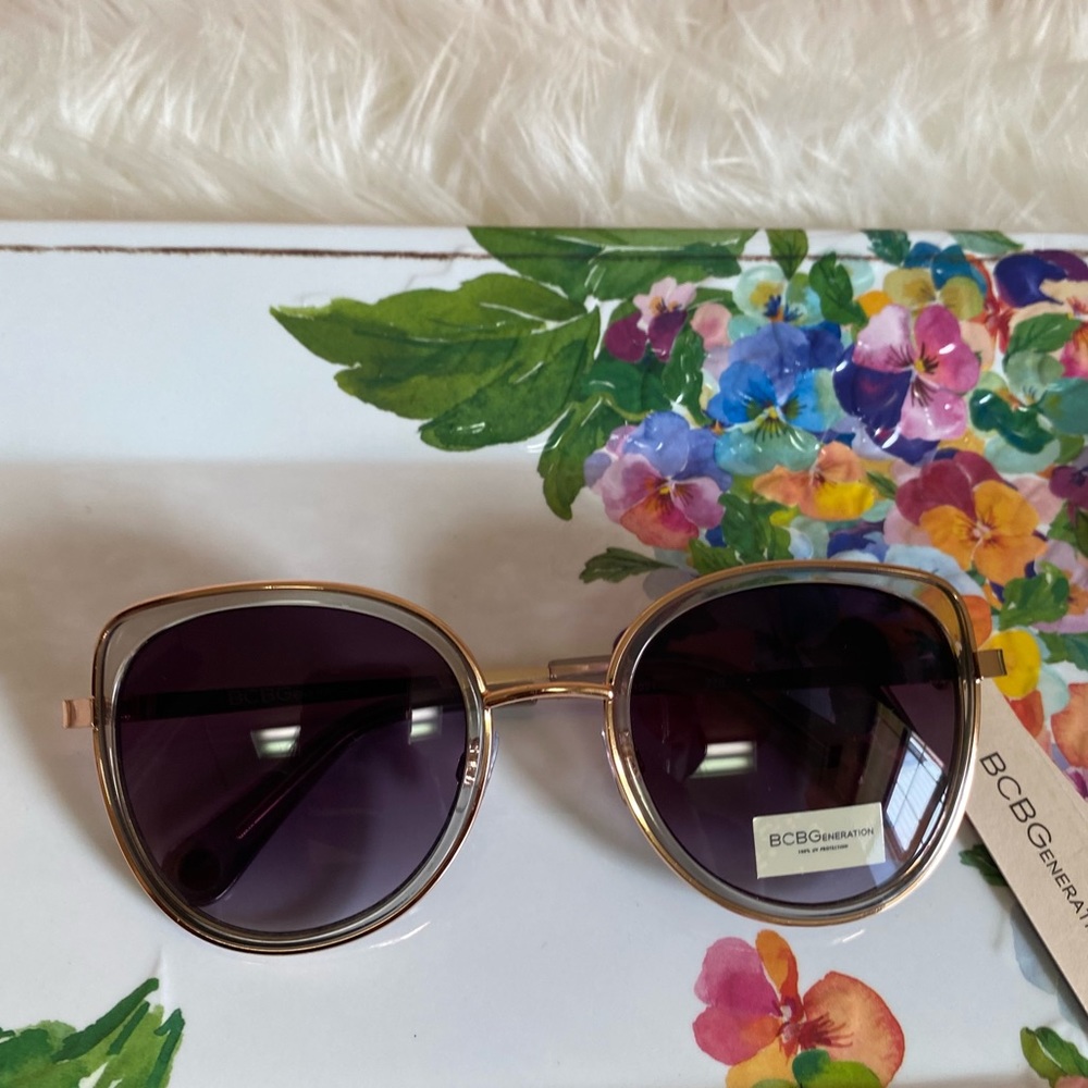 BCBGeneration Woman’s Oversized Sunglasses